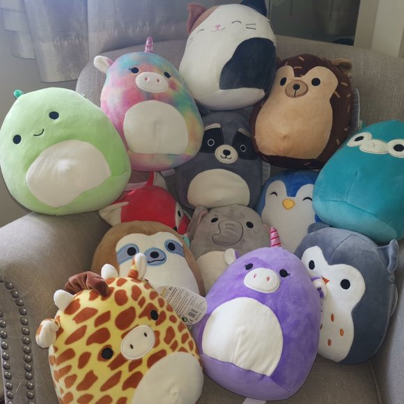 kelly toy Other - DONT BUY THIS!  LOOKING FOR SQUISHMALLOWS